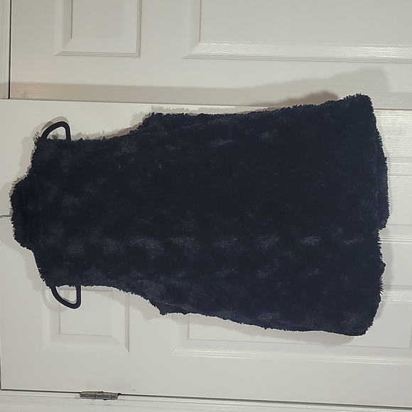 French Laundry faux fur vest - Picture 3 of 4